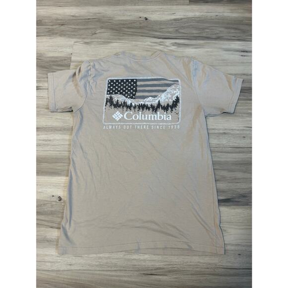 Columbia Tan Mountain & Flag Short Sleeve Graphic Tee Logo T-Shirt Men’s Medium - Picture 1 of 3